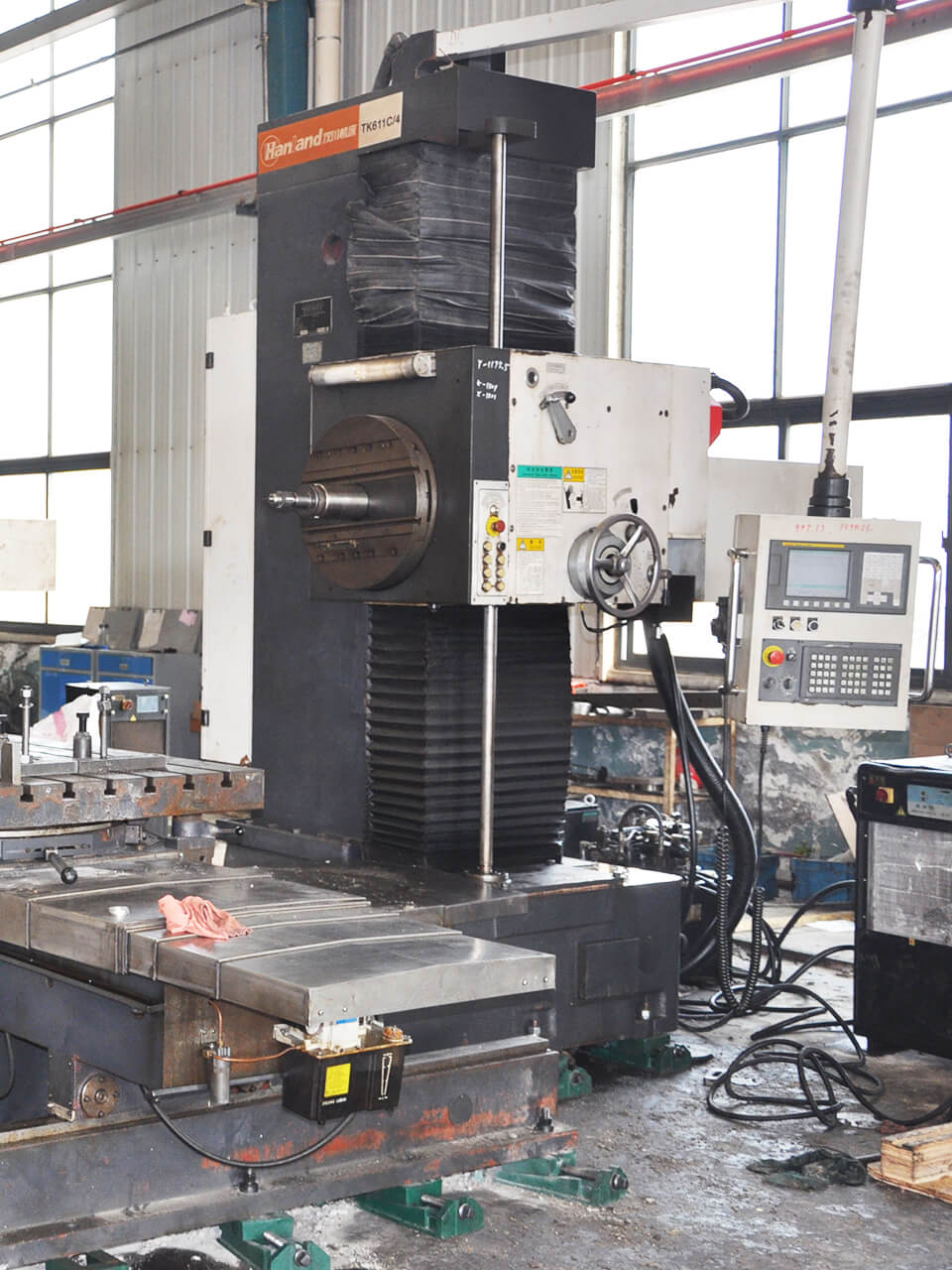 数控镗床(阀组壳体深孔和斜孔加工)